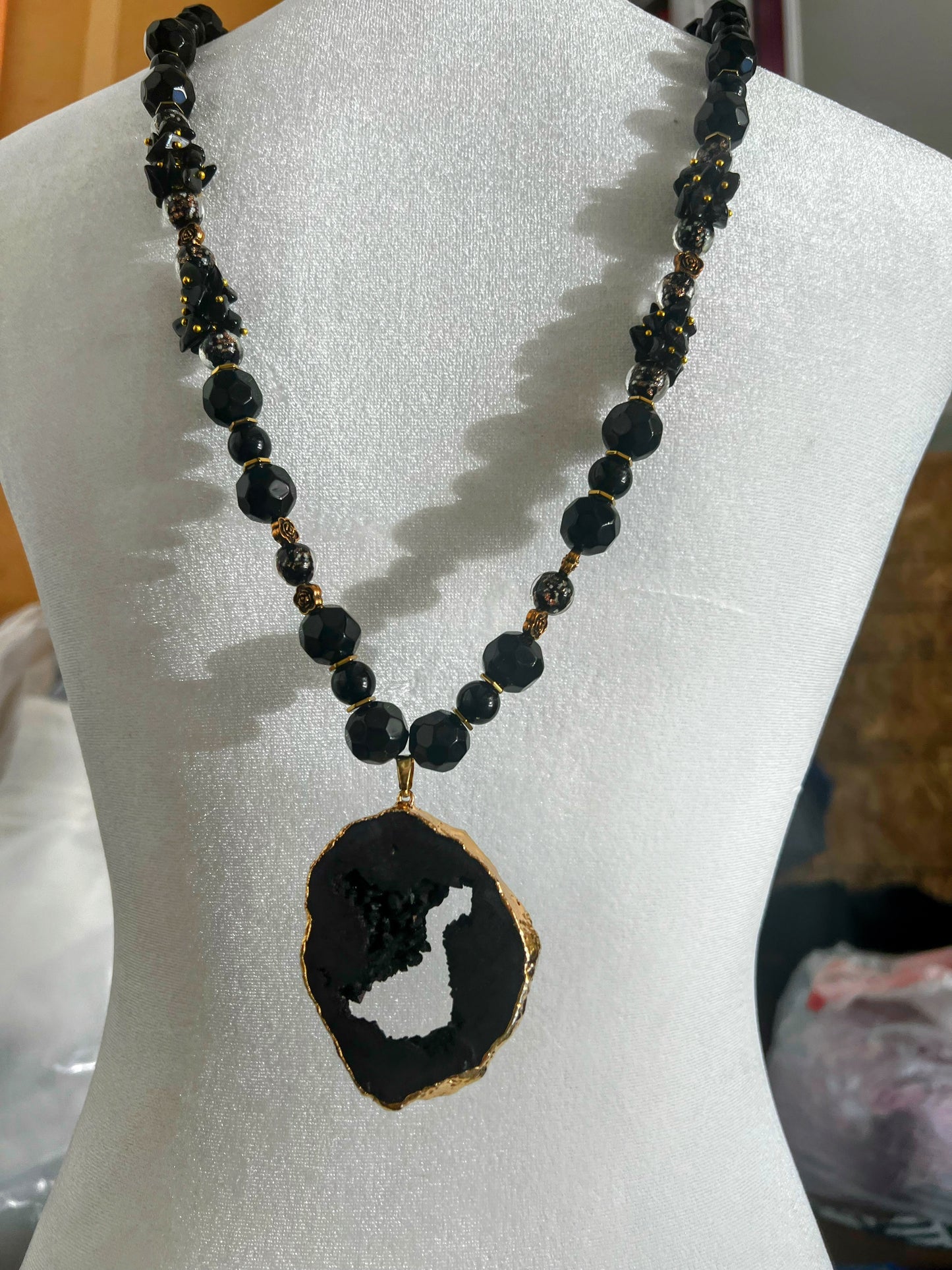 Natural Rose Agate Stone Beads Necklace