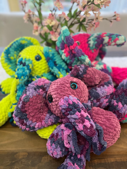 Stuffed Jumbo Elephant – Crochet Knitted Amigurumi Toy (Multiple Colors)