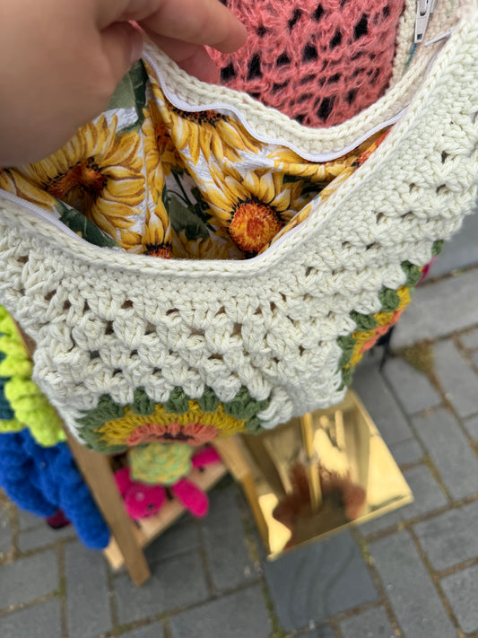 Handmade Crochet Cross Body Sunflower Bag with Adjustable Strap – Stylish & Practical