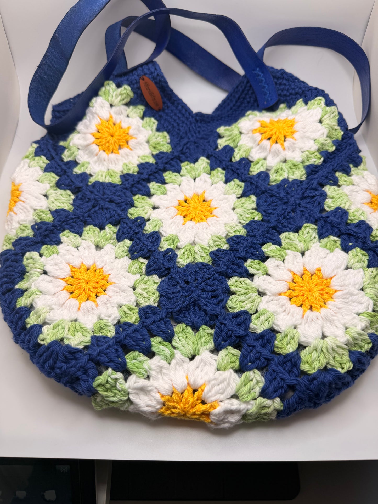 Handmade Crochet Daisy Flower With Blue - Big Shoulder Bag – Spacious & Stylish