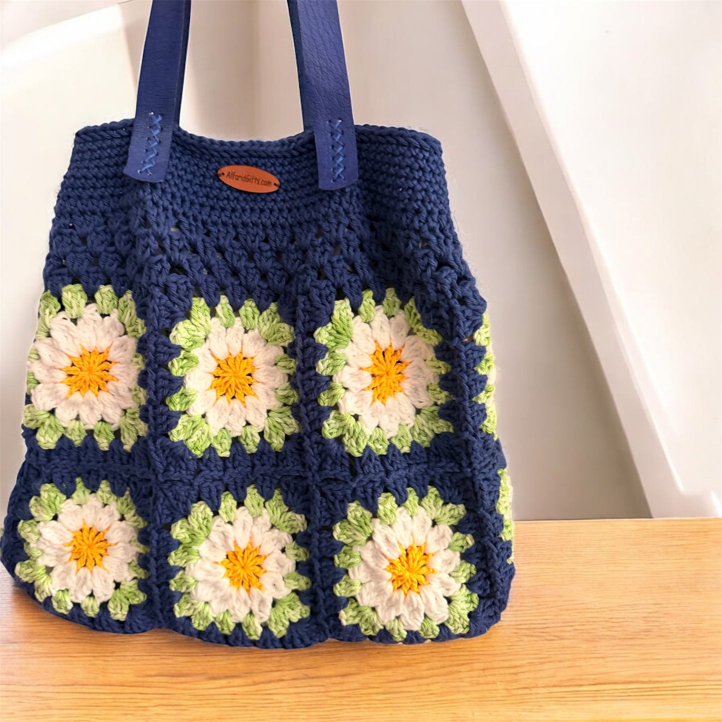 Handmade Crochet Daisy Flower With Blue - Big Shoulder Bag – Spacious & Stylish