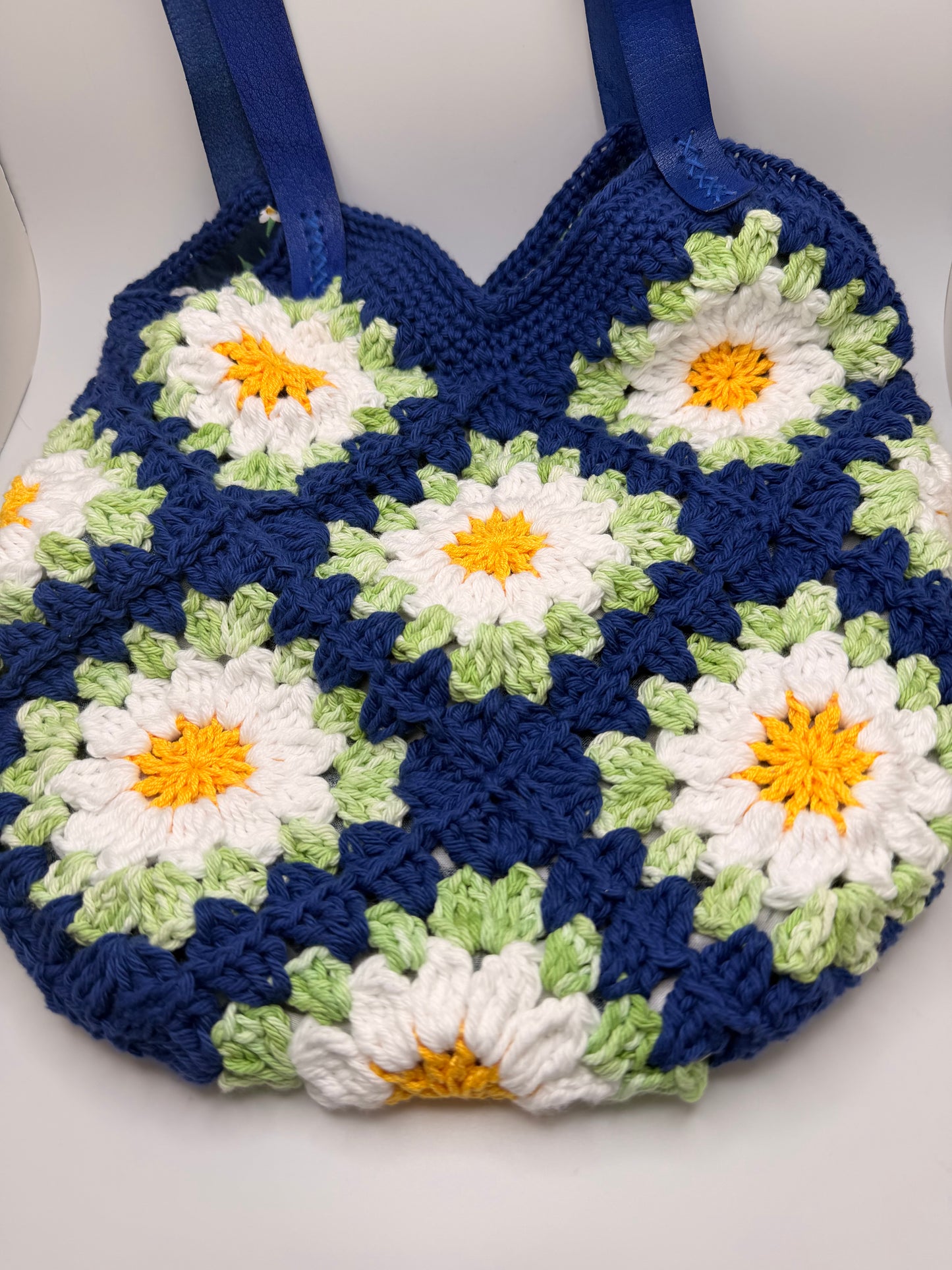 Handmade Crochet Daisy Flower With Blue - Big Shoulder Bag – Spacious & Stylish