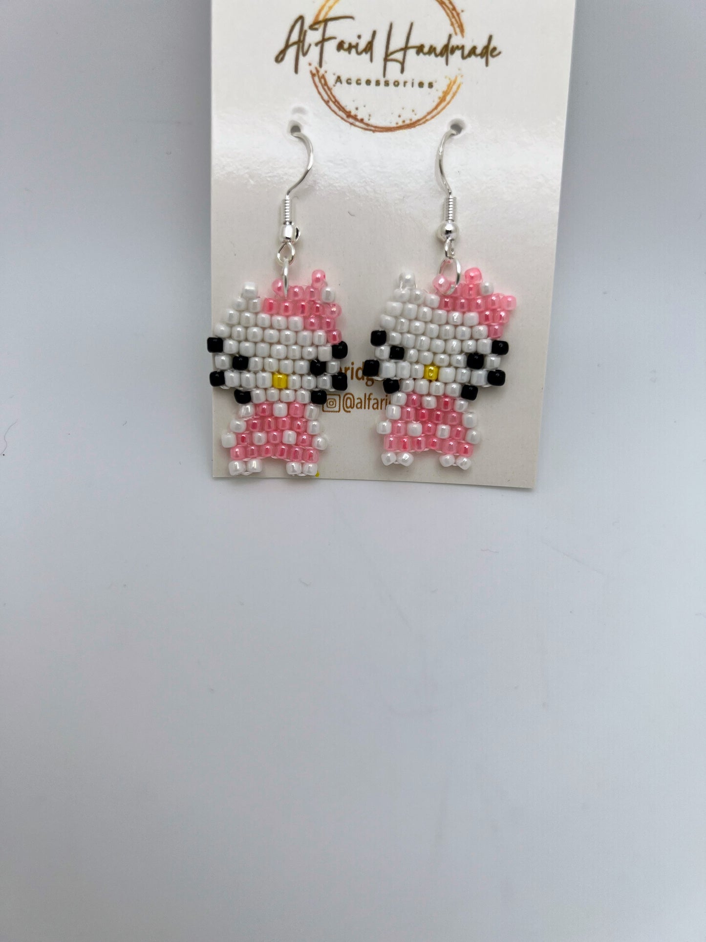 Handmade Hello Kitty Beaded Earrings – Cute and Playful Jewelry