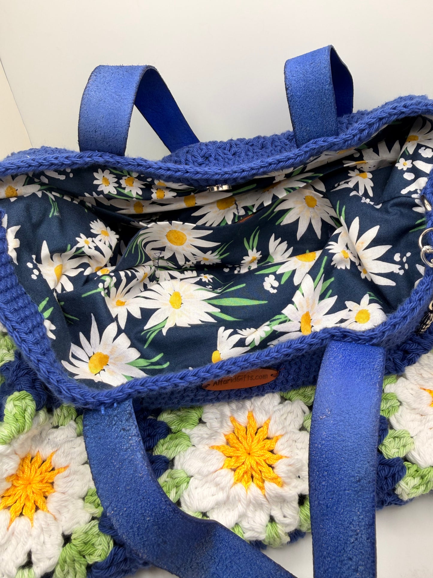 Handmade Crochet Daisy Flower With Blue - Big Shoulder Bag – Spacious & Stylish