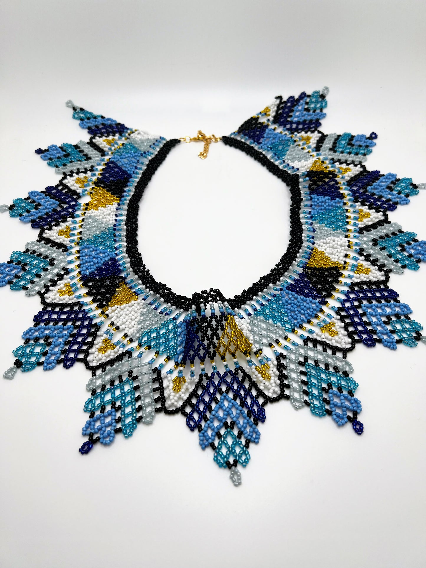 Handmade Blue Beaded Geometric Round Choker Necklace – Stylish Artisan Jewelry