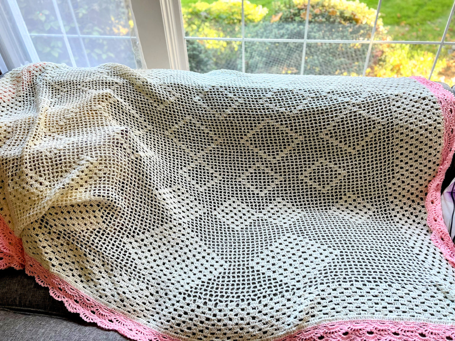 Handcrafted White Coach Blanket with Rose Edges and Geometric Designs – Cozy & Elegant