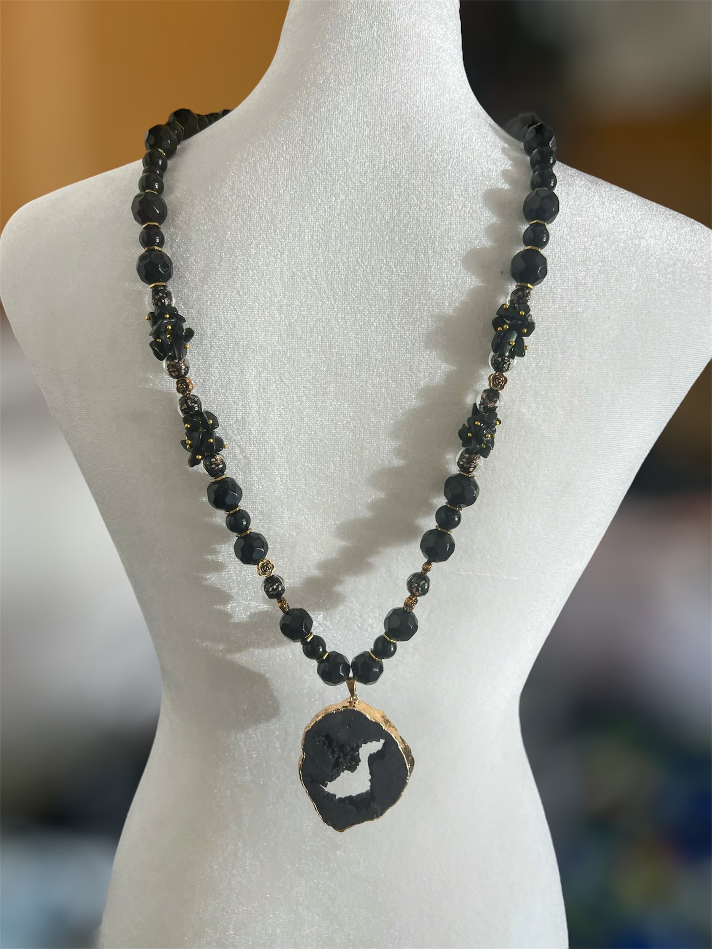 Natural Rose Agate Stone Beads Necklace