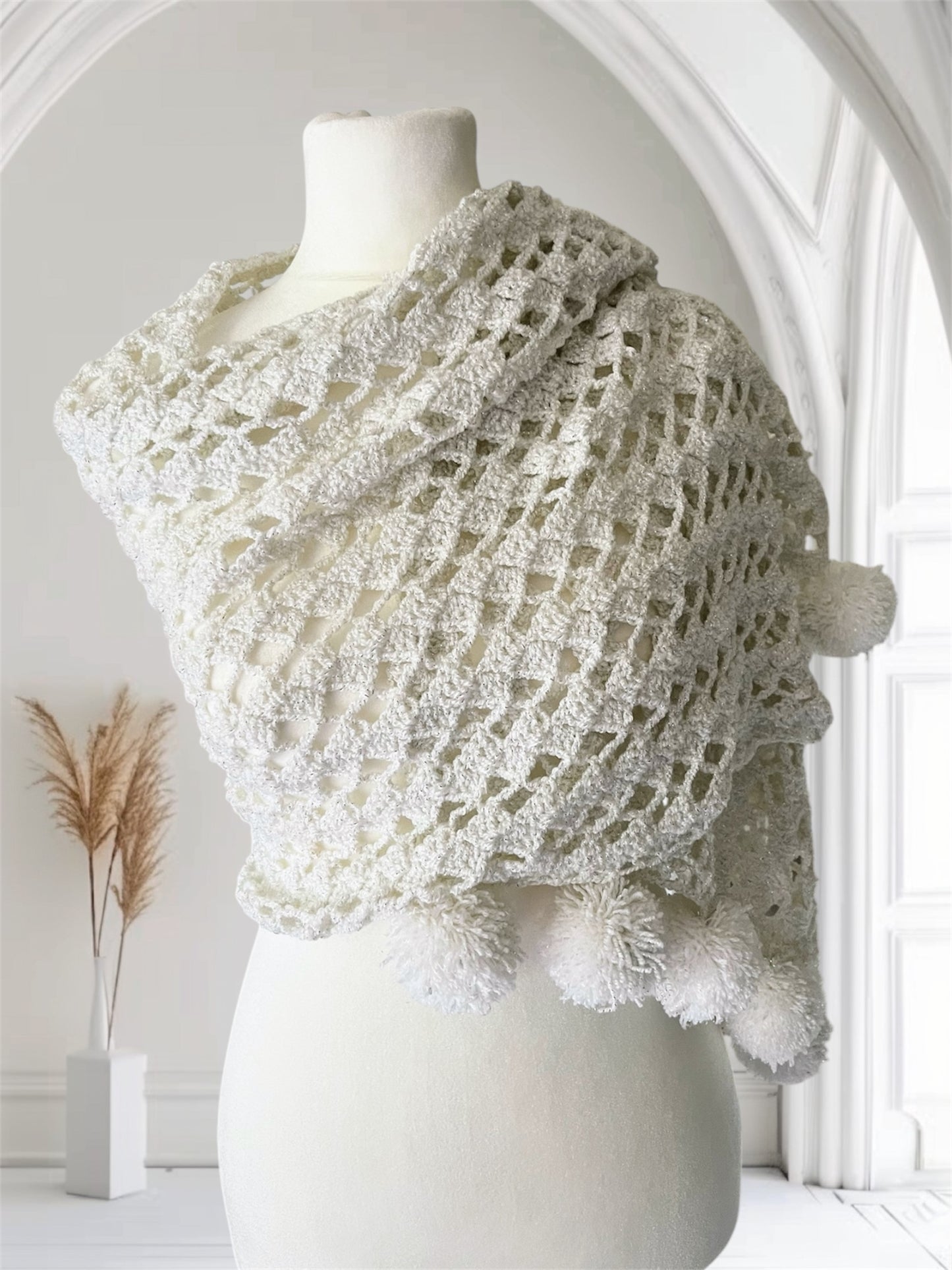 Elegant White Wool Rectangle Shawl – Soft & Cozy Winter Wrap