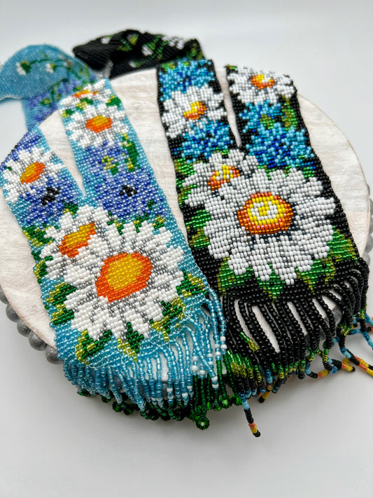 Daisy Flower Loom Beaded Necklace – Handmade Floral Statement Jewelry (2 Color Options)