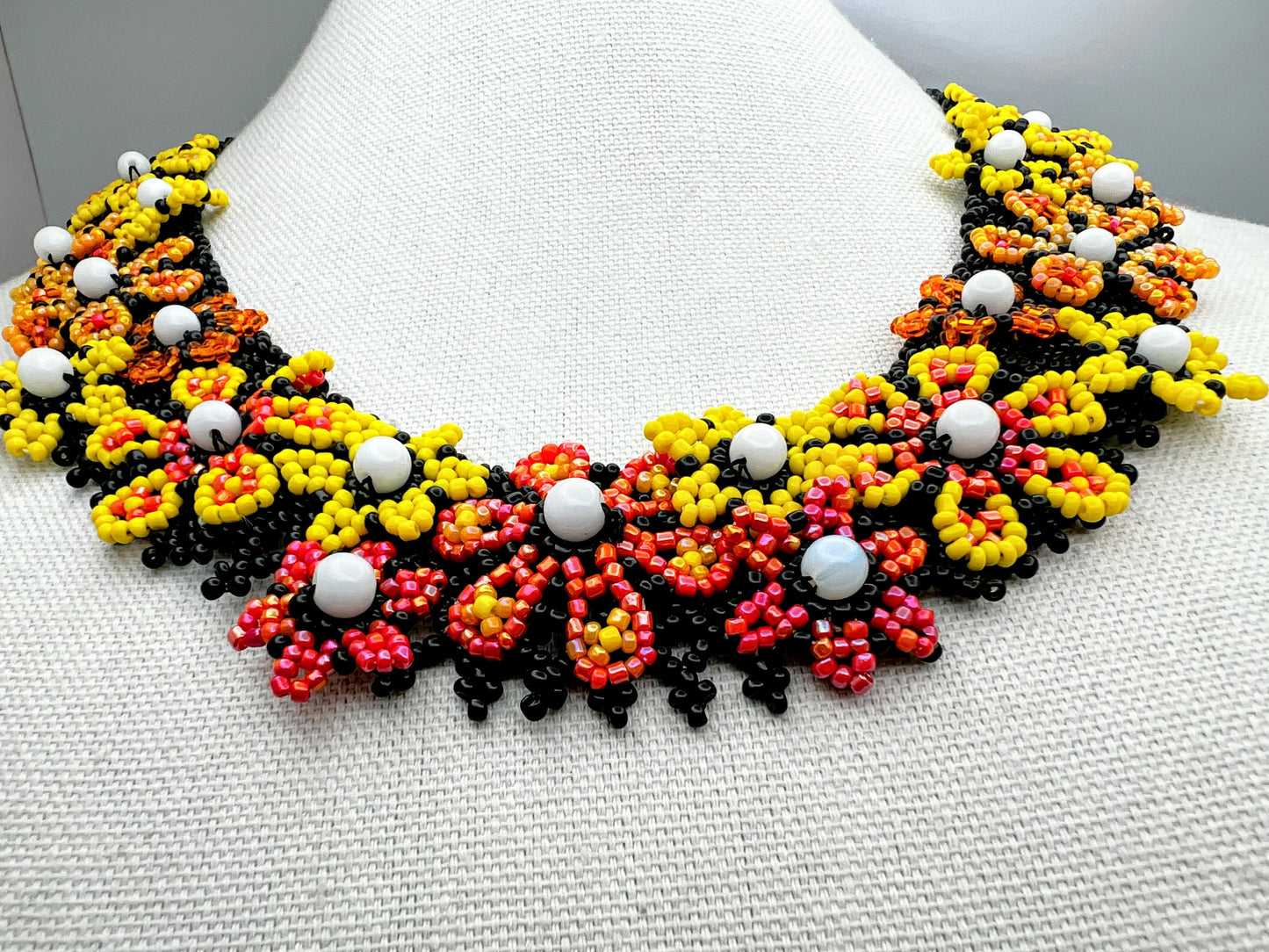 Beaded Choker Flowers Necklace With Beaded Matching Earrings & Bracelet (2 colors)