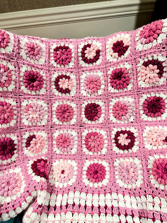 Soft Pink & Purple Flowers Blanket – Handmade Cozy Comfort