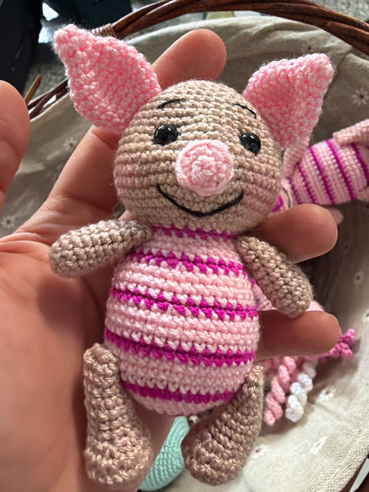 Handmade Beagle Dog Amigurumi Keychain – Crochet Dog Charm