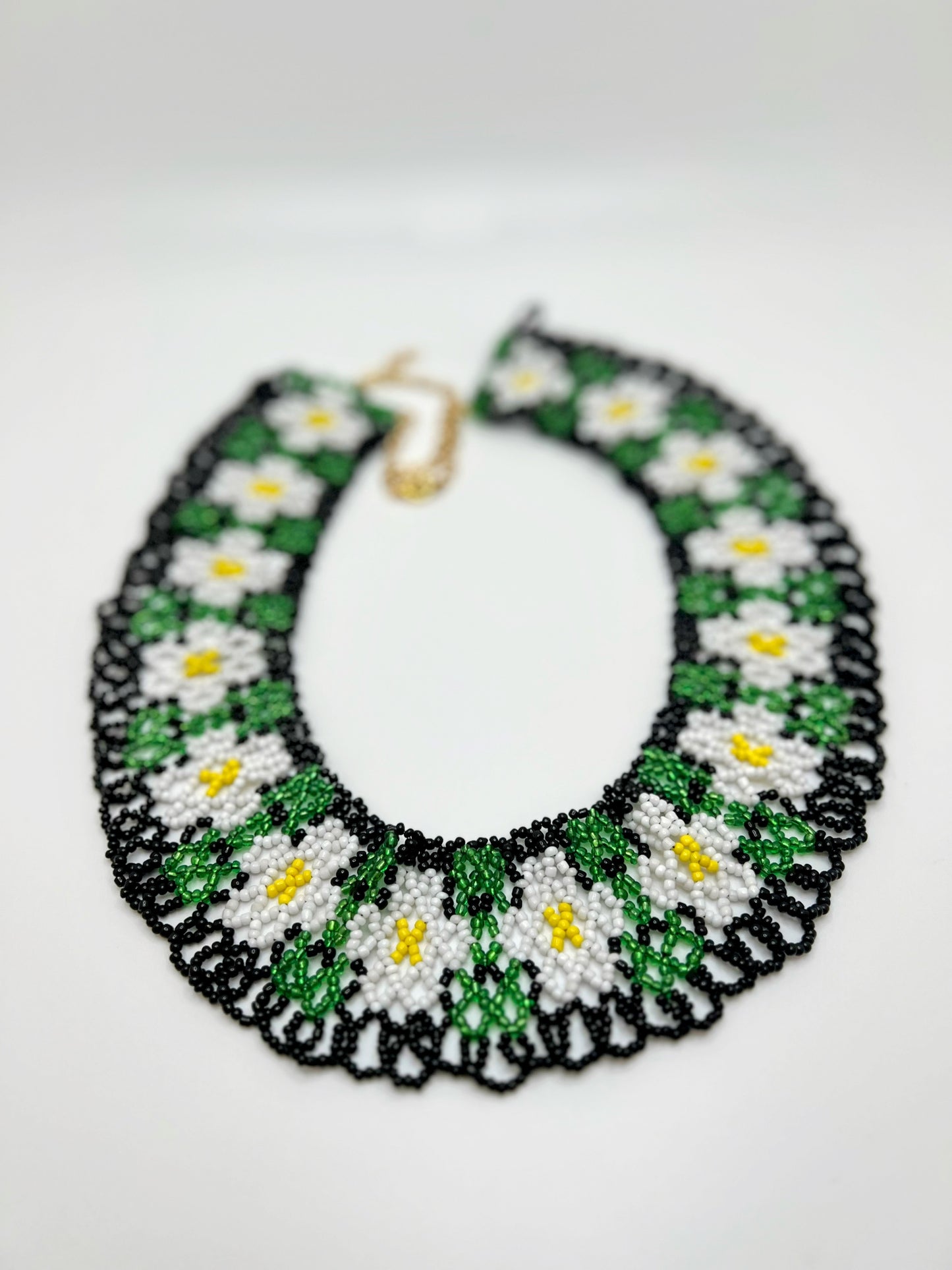 Green Beaded Flower Round Choker Necklace