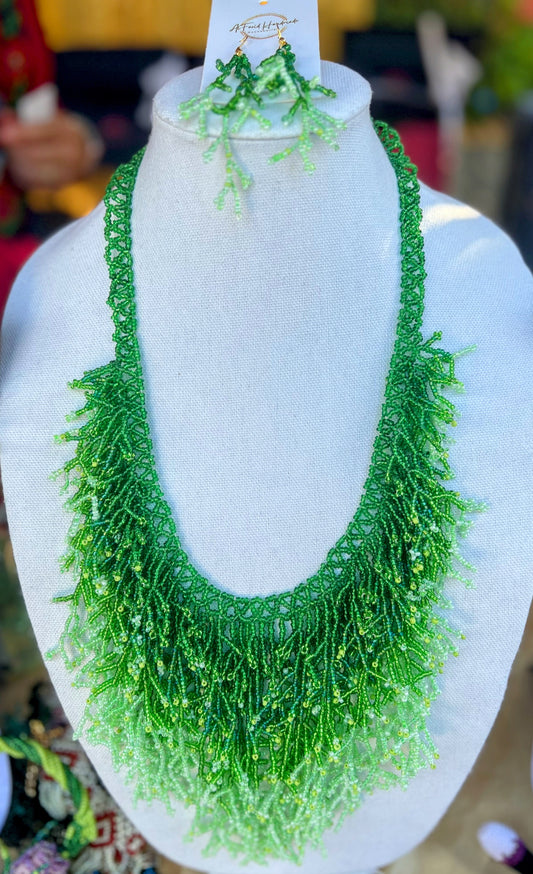 Green Seaweed Design Dangling Beaded Necklaces