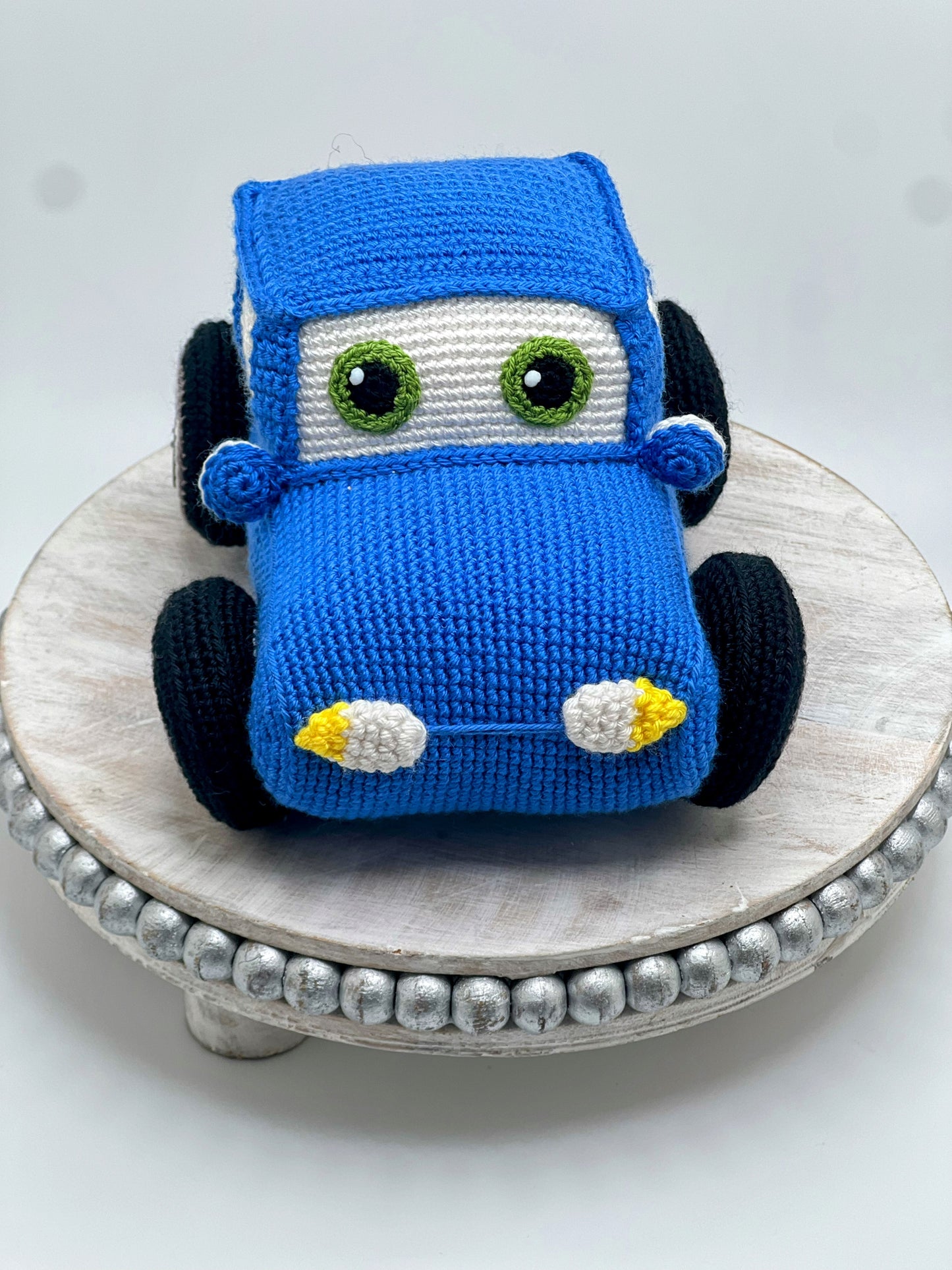 Crochet Car Amigurumi: Whimsical Wheels - Crochet Knitted Amigurumi Toy (Red / Blue)