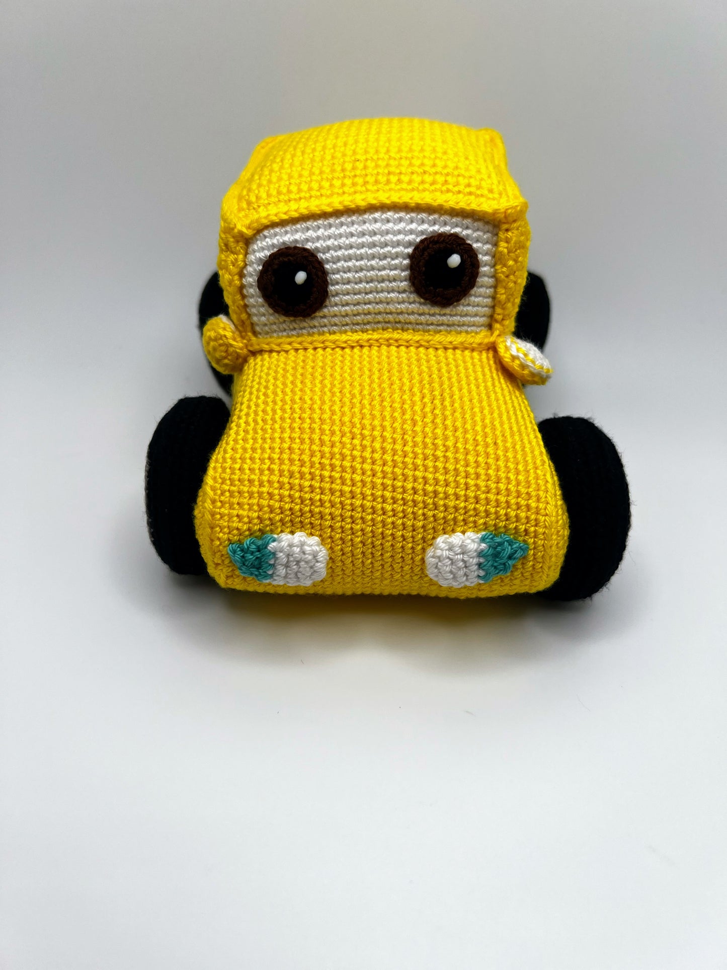 Crochet Car Amigurumi: Whimsical Wheels - Crochet Knitted Amigurumi Toy (Red / Blue)