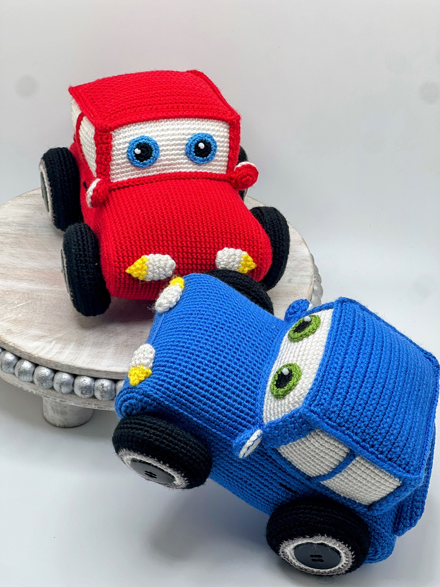 Crochet Car Amigurumi: Whimsical Wheels - Crochet Knitted Amigurumi Toy (Red / Blue)