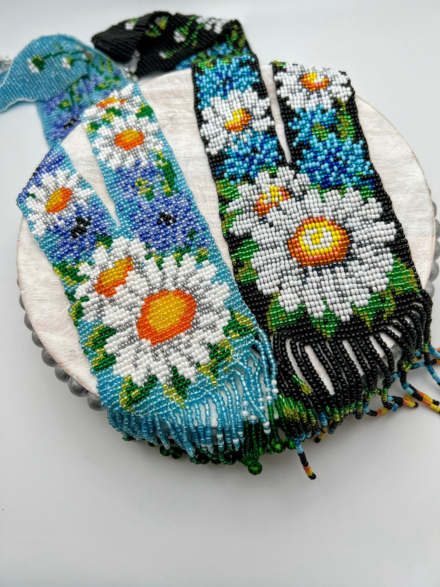 Daisy flower Loom-beaded Necklace (2 Colors)