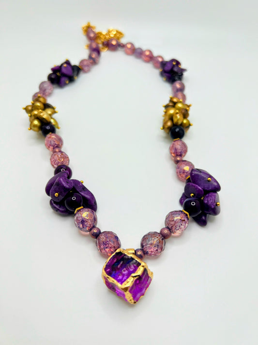 Natural Agate Hot Purple Beads with Agate cube pendant