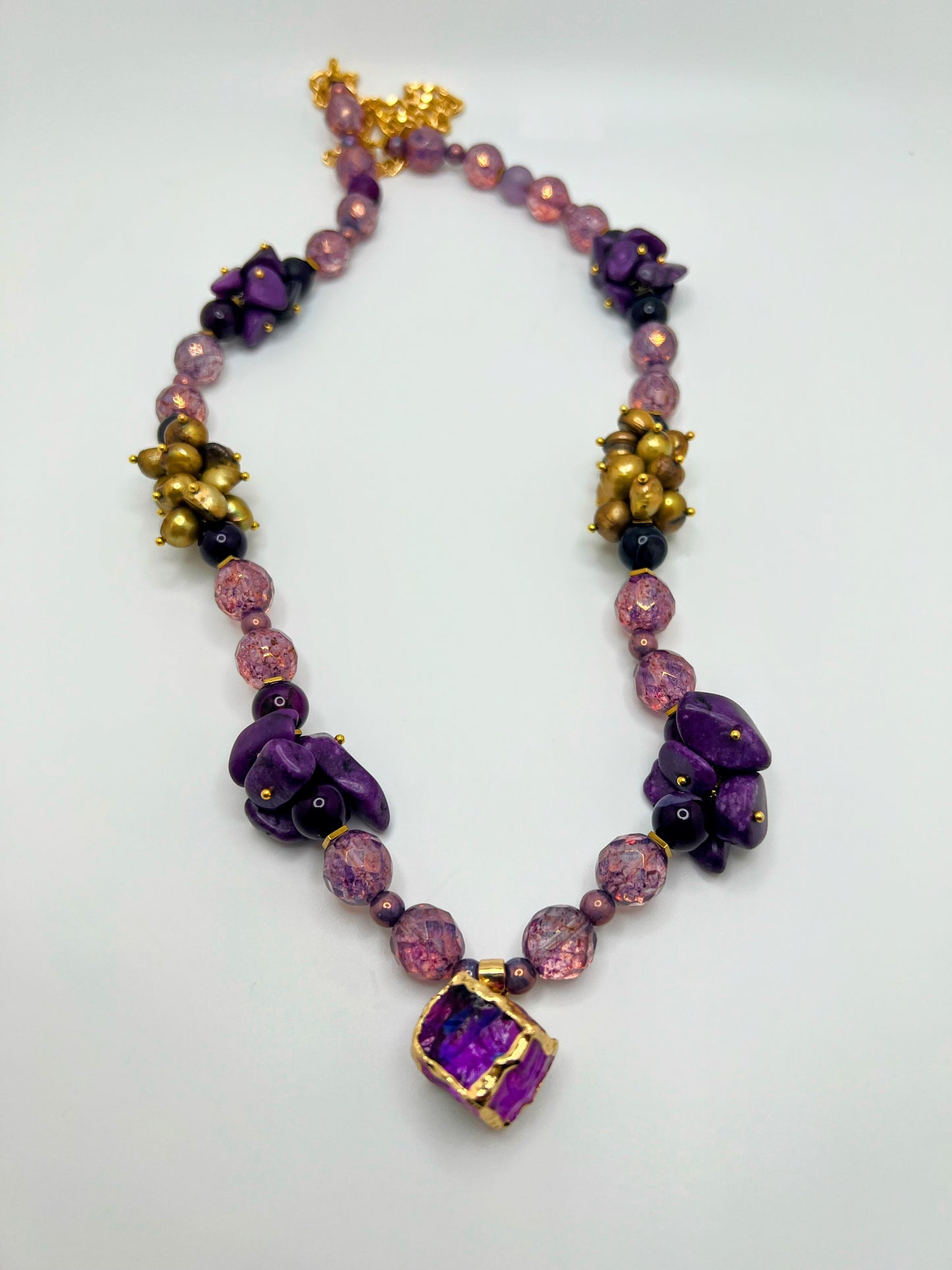 Natural Agate Hot Purple Beads with Agate cube pendant