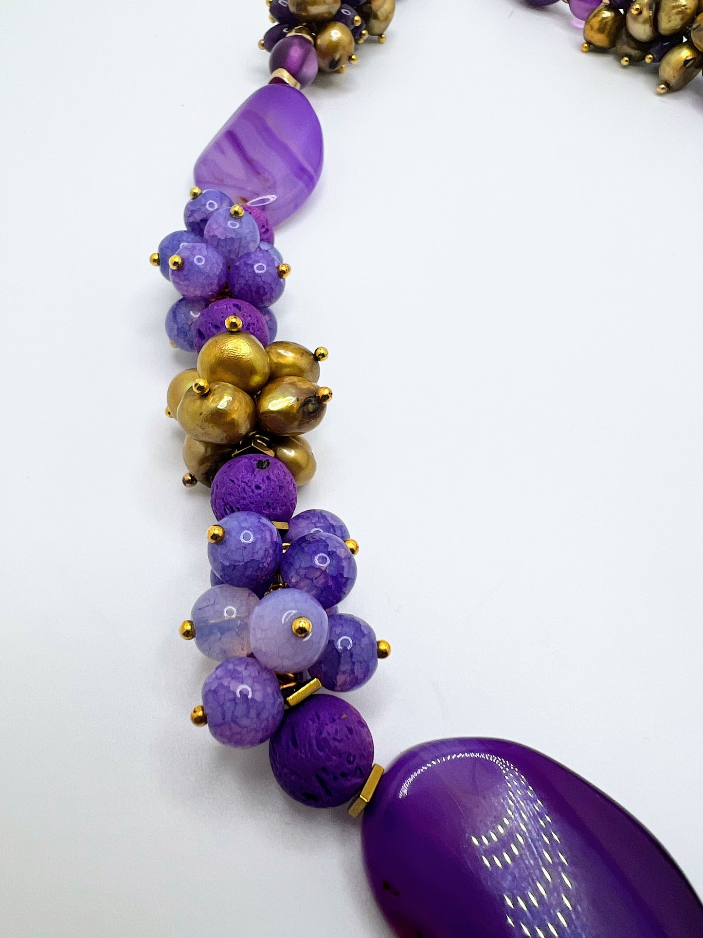 Aroma Jewelry- Natural Agate Hot Purple Beads With Natural Gold Shell Beads (UW Colors)