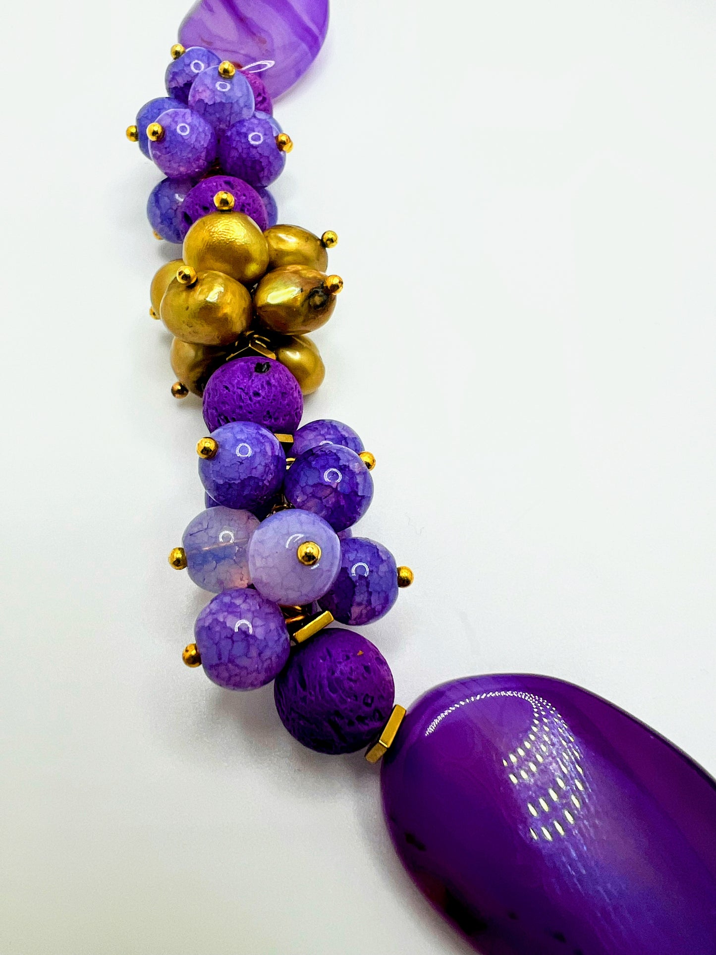 Aroma Jewelry- Natural Agate Hot Purple Beads With Natural Gold Shell Beads (UW Colors)