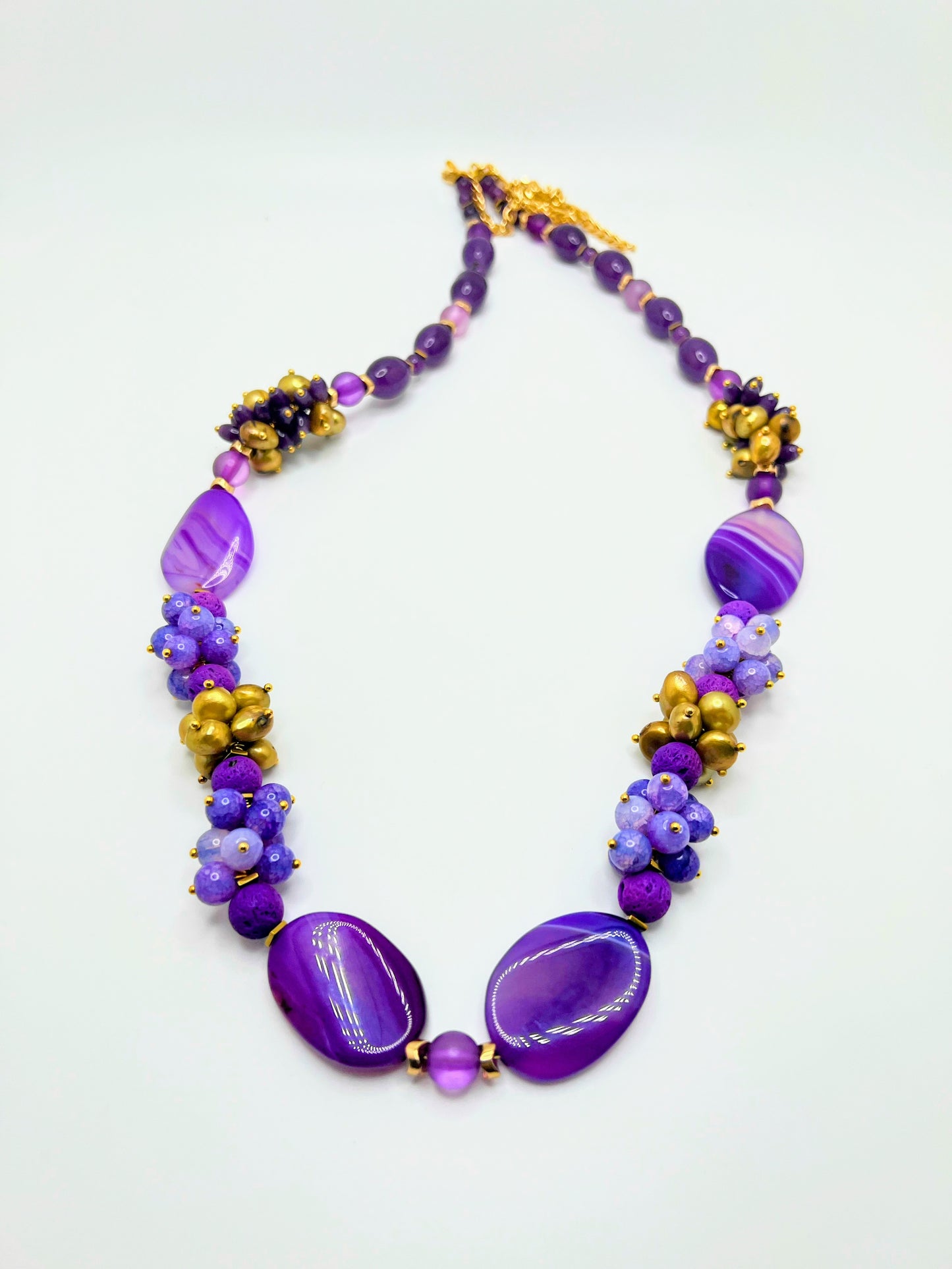 Aroma Jewelry- Natural Agate Hot Purple Beads With Natural Gold Shell Beads (UW Colors)