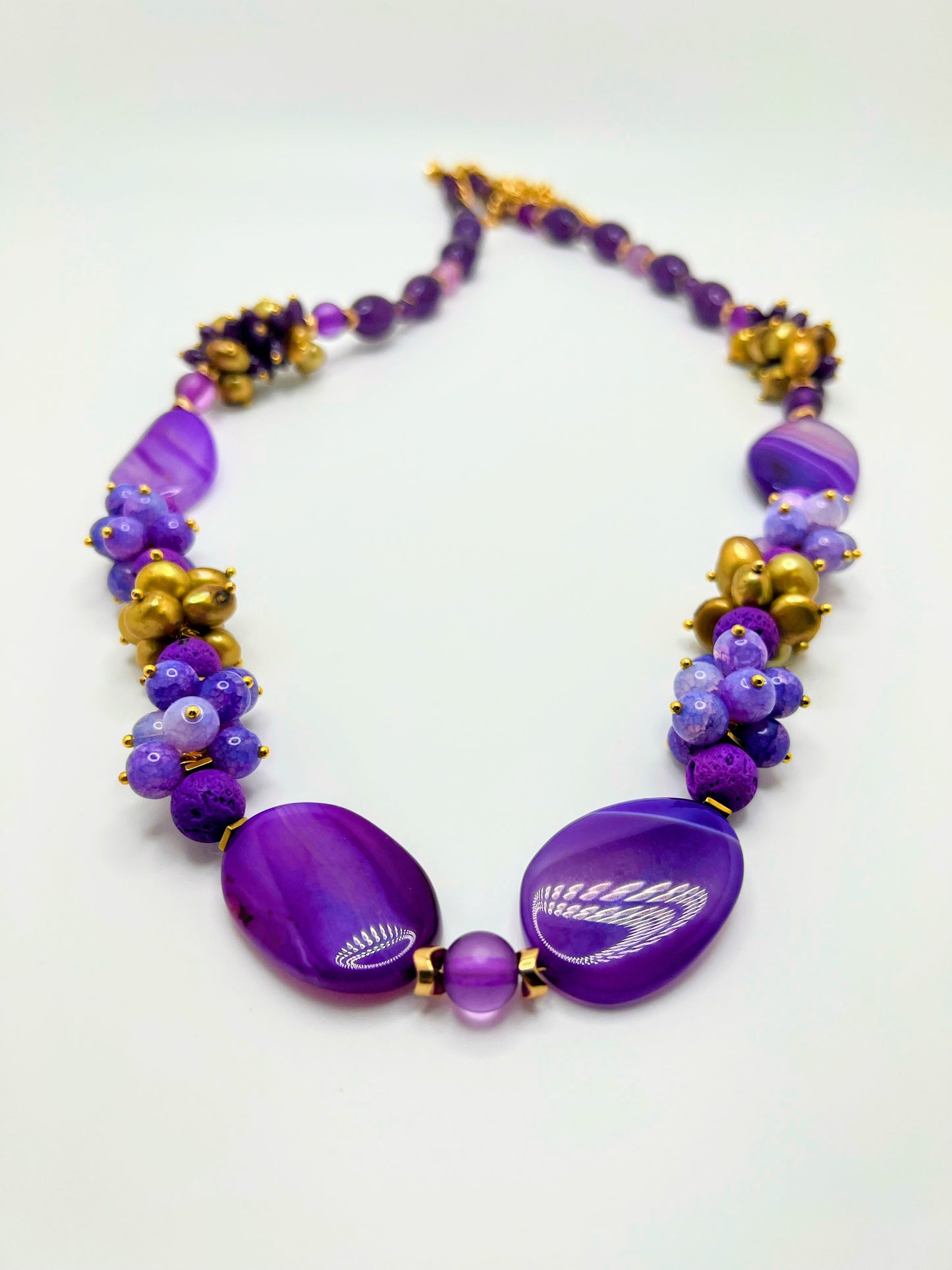 Aroma Jewelry- Natural Agate Hot Purple Beads With Natural Gold Shell Beads (UW Colors)